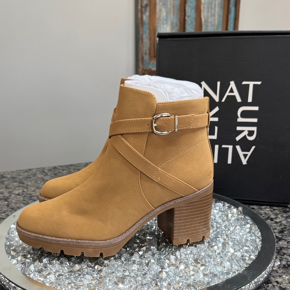 Naturalizer Women's Camel Ankle Booties NEW 8.5W - Picture 3 of 14